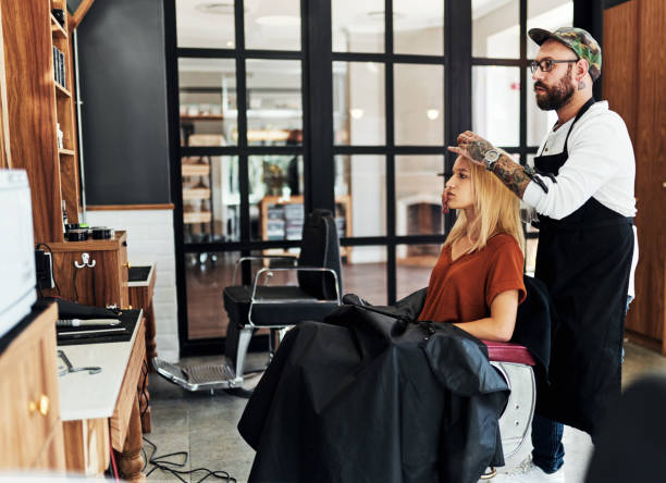 Quels services propose un institut de coiffure à Lyon spécialisé en colorations végétales ?