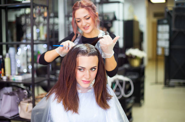 Comment un institut de coiffure à Lyon adapte-t-il ses soins aux différents types de cheveux ?